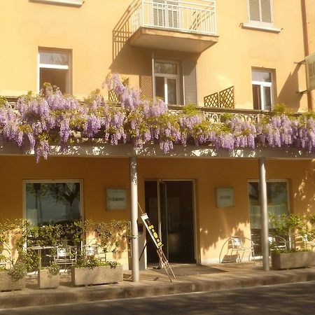 Hotel Belvedere Lovere Kültér fotó